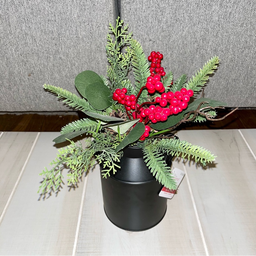Ashland Christmas Floral Vase Decoration